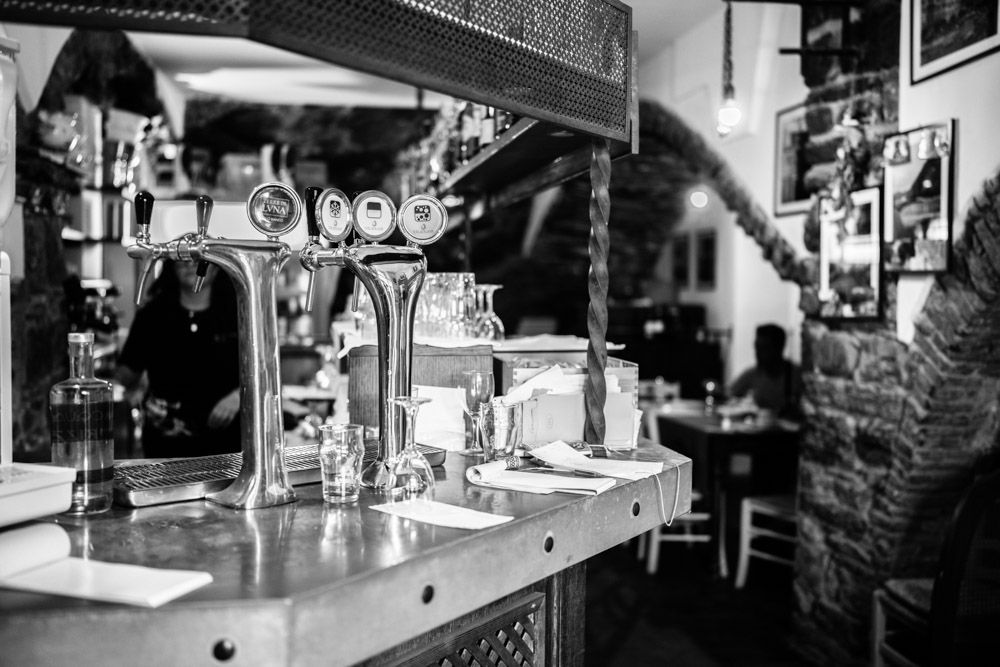 Il bancone de bar al ristorante Gambero Rosso Vernazza